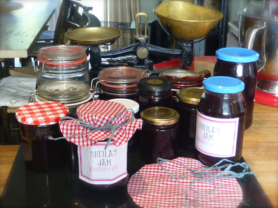 Jam making small
