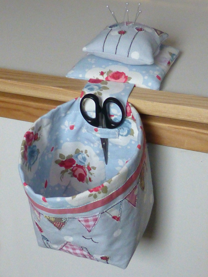 Pincushion thread catcher - 01