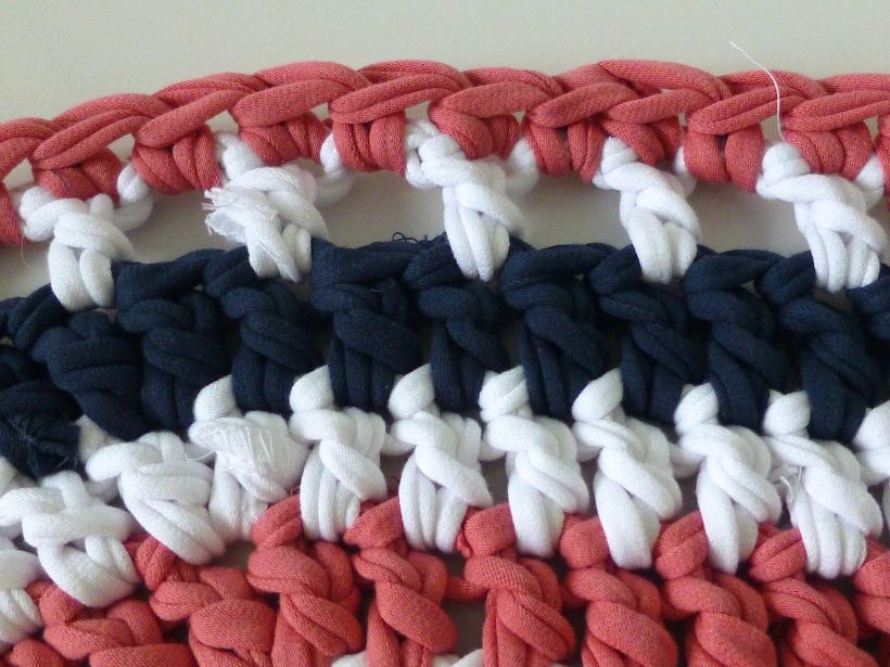 T-shirt yarn rug border