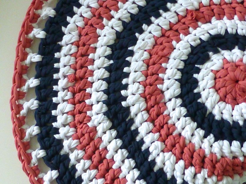 T-shirt yarn rug detail
