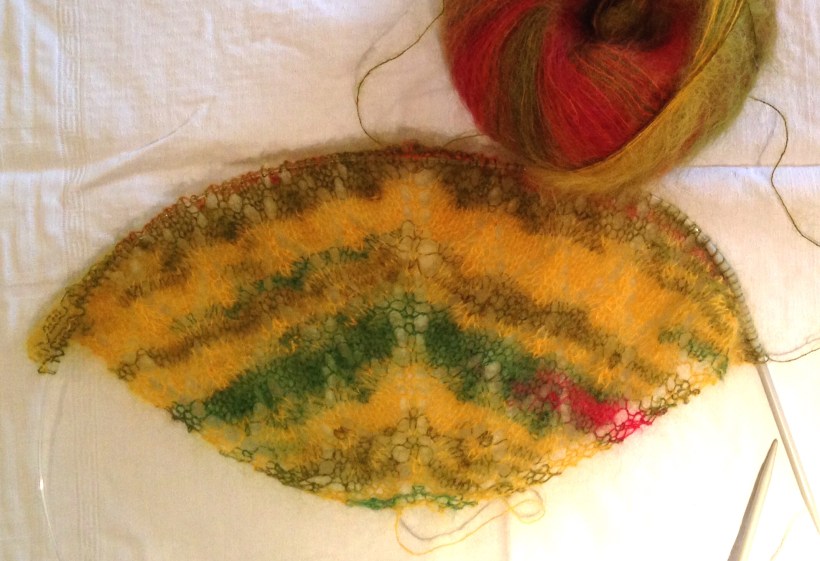 Lace leaf shawl KAL WIP