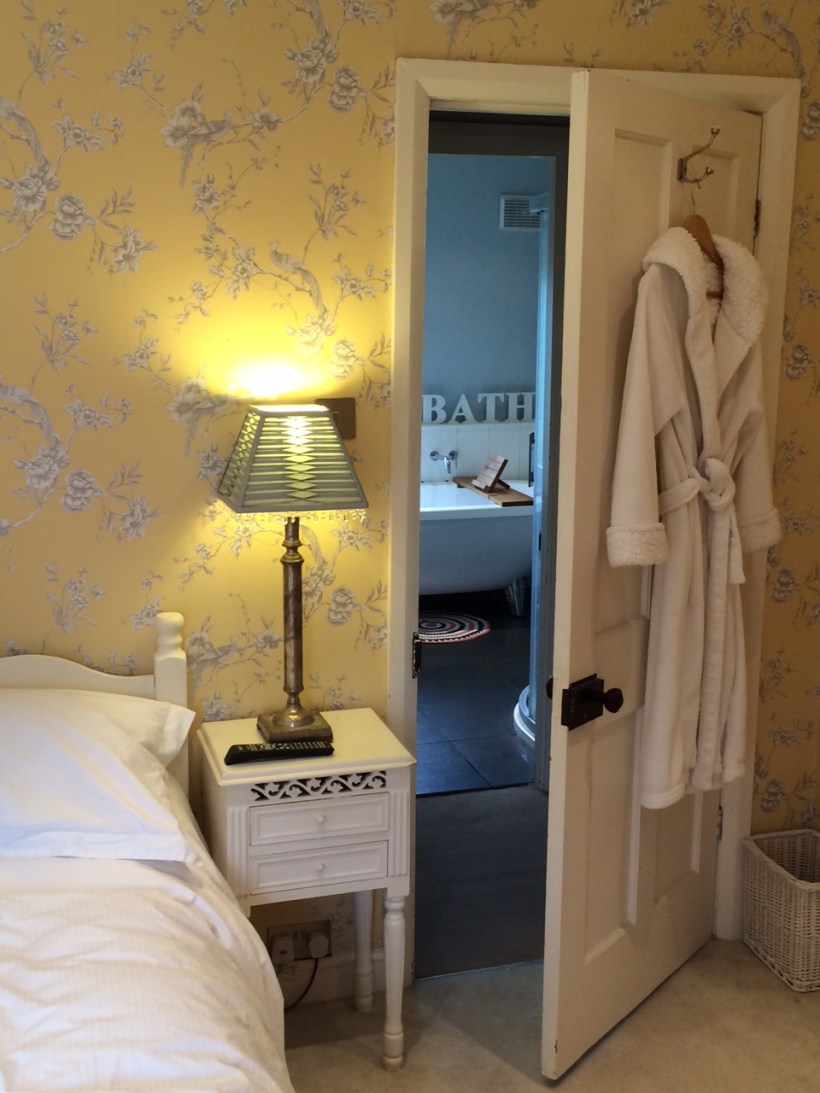 guest bedroom makeover12