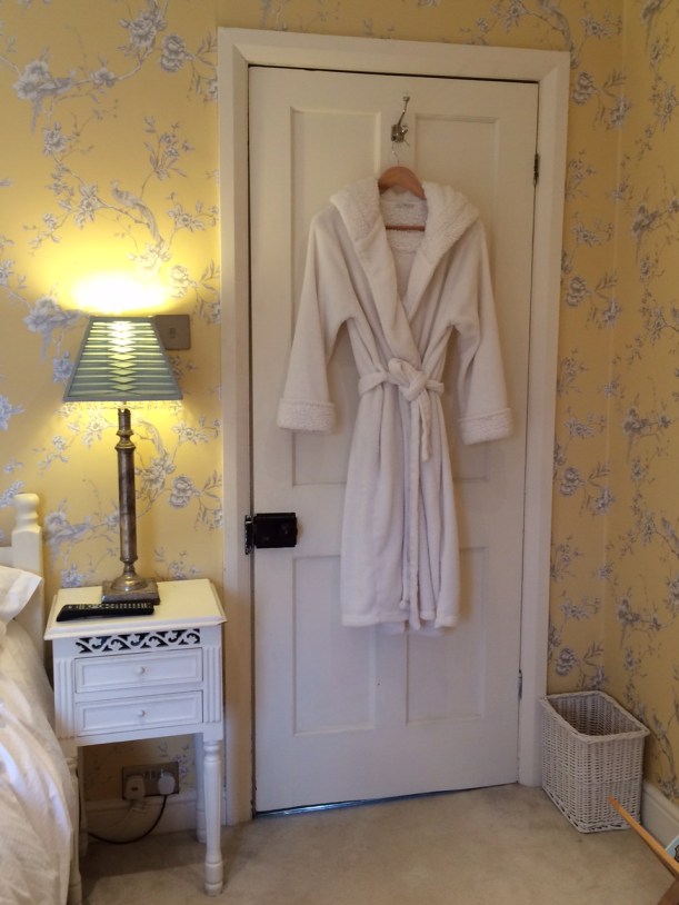 guest bedroom makeover13