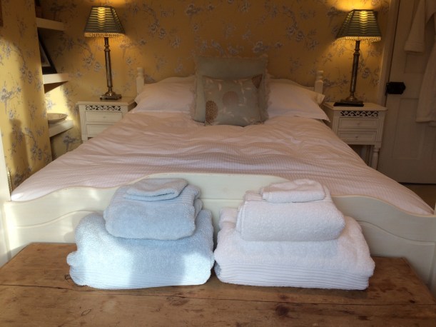 guest bedroom makeover28